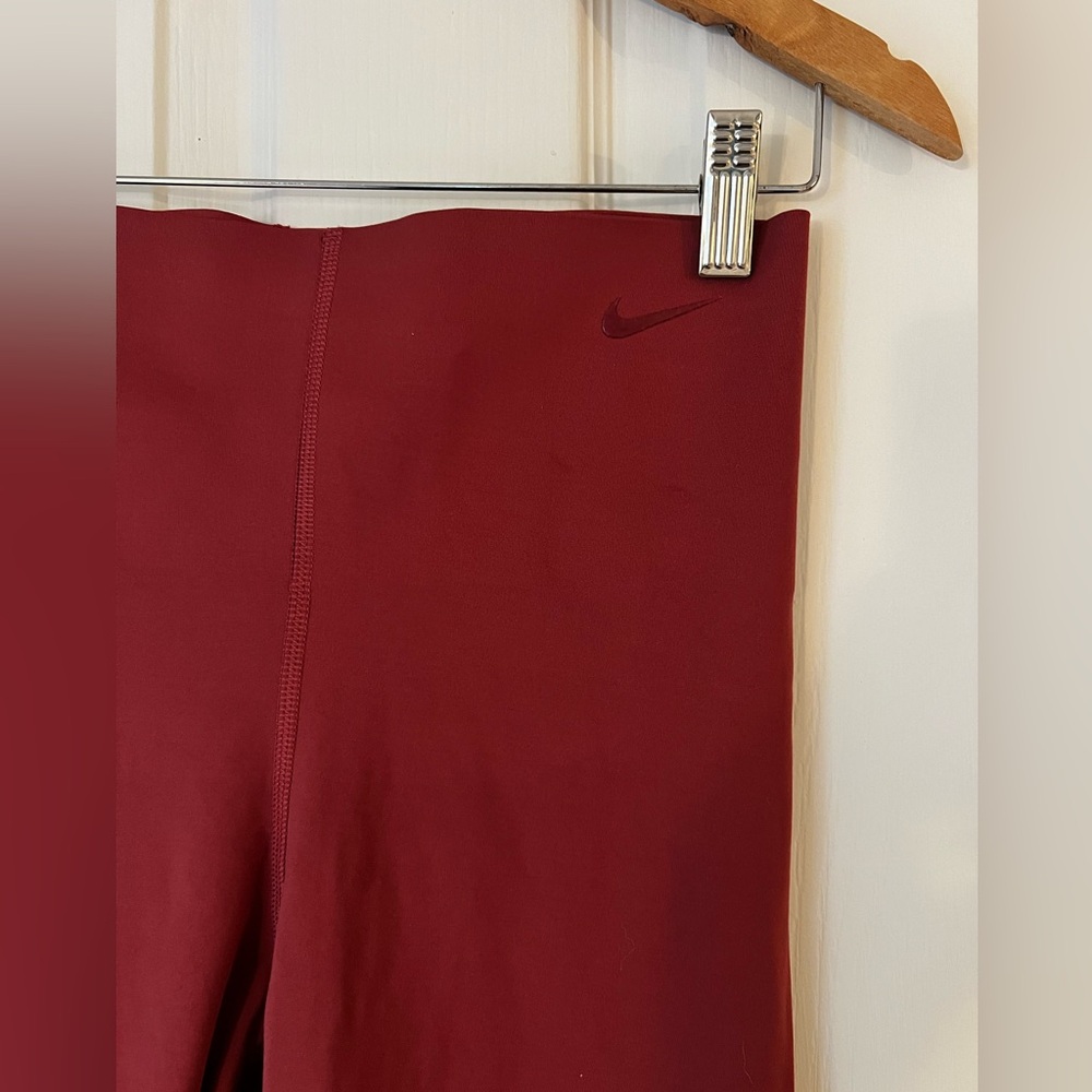 Nike Burgundy Leggings